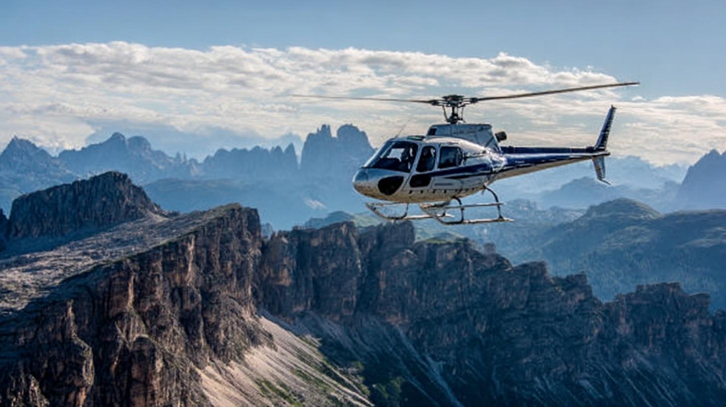 travelnerd-httpssmjrunrq6wopz-7om-helicopter-sightseeing-ov-54ca69b5-8c58-49db-a689-fa7e2701d286-1
