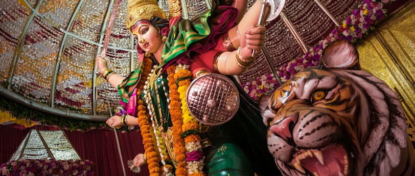 Immersing in Cultural Tapestry: Experiencing the Richness of Global Cultures