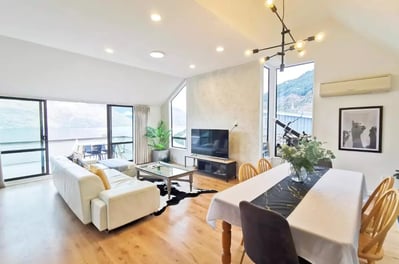 Queenstown Lakeview Holiday Home Queenstown Lakeview Holiday Home