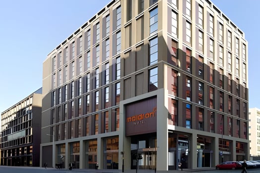 a large building along the street of north glasgow