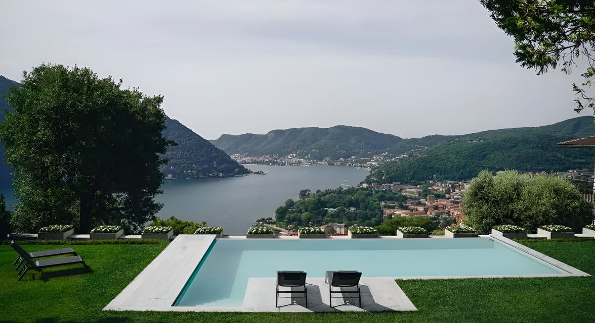 https://www.bedroomvillas.com/all/italy/lombardy/cernobbio
