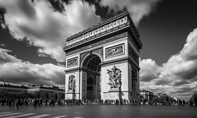 The historical gate of arc de triomphe
