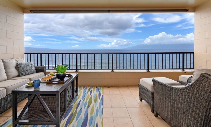 MK 605 Remodeled Oceanfront Condo indoor view 1