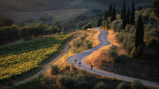 okiescookies-minimalist-high-definition-image-of-cyclists-rid-367d37ca-3b77-4a89-848b-c5302562de70-0